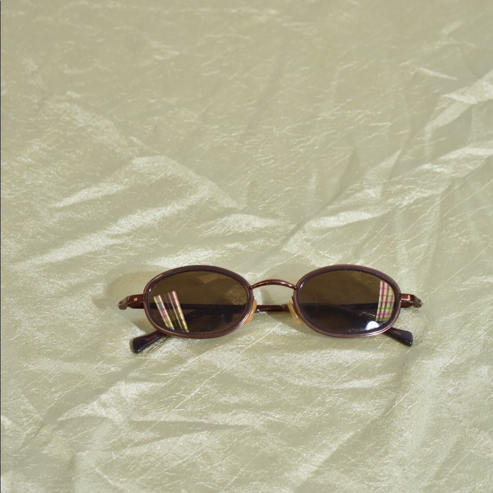 Brown small frame shades Oscar De La Renta